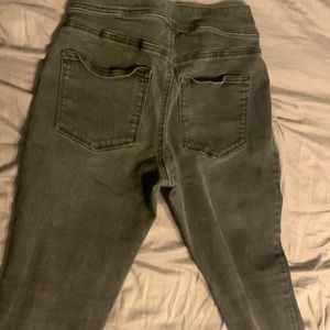 Skinny jeans high rise size small